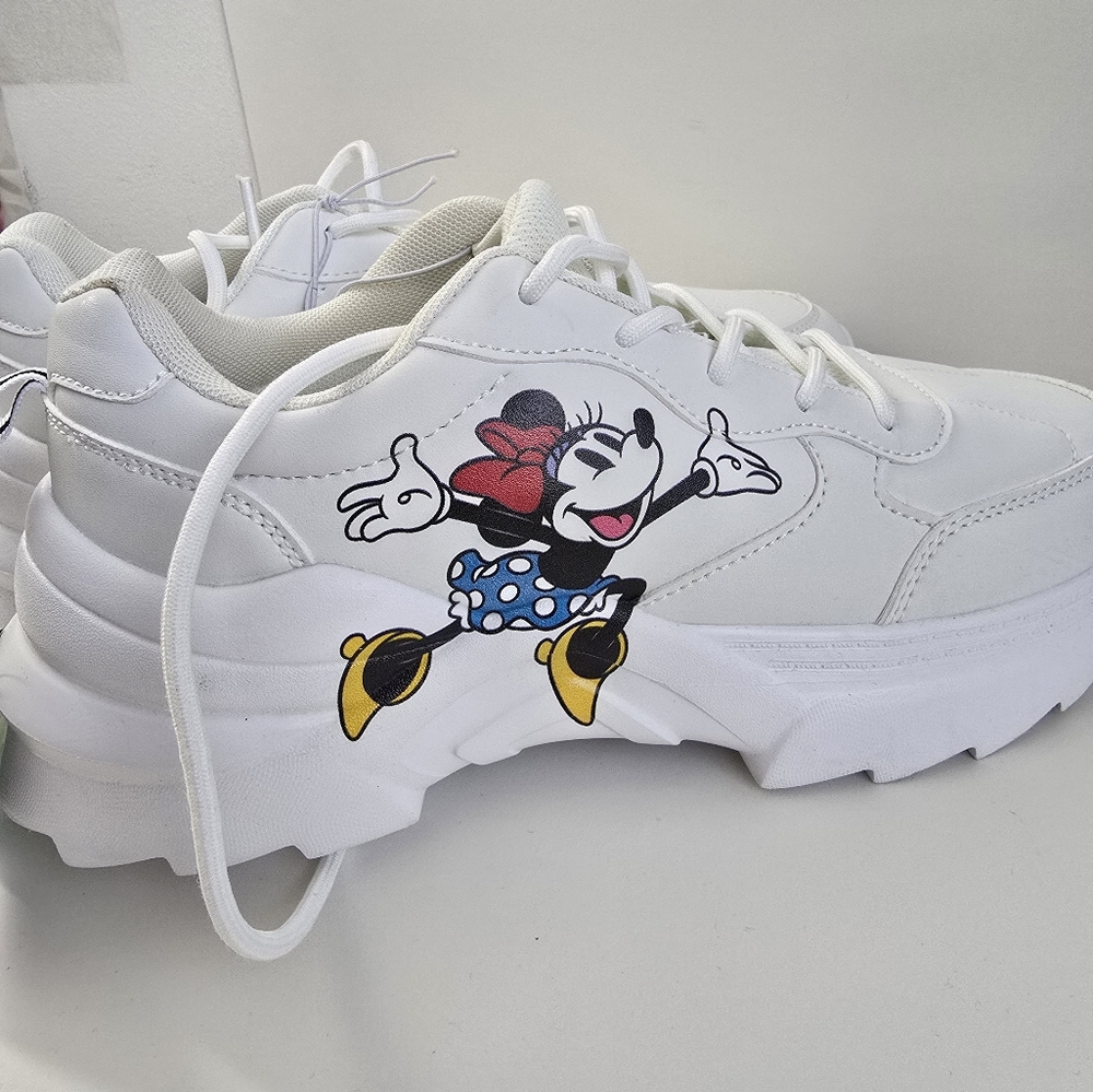 Size 10 - Disney Minnie Mouse and Mickey Mouse White Shoes - Picture 14 of 15